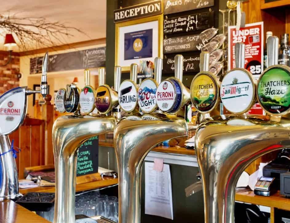 Usk And Railway Inn Sennybridge Eksteriør bilde